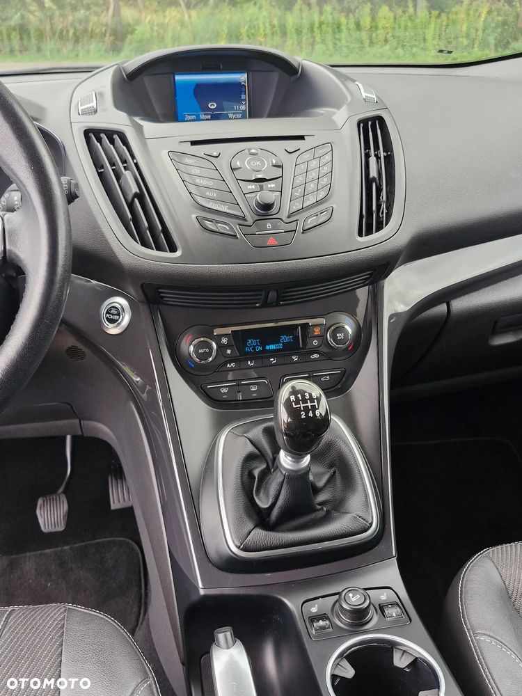 Ford Kuga 2.0 TDCi 2x4 Titanium - 24