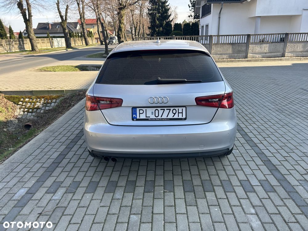Audi A3 3-drzwiowe 1.4 TFSI S tronic Ambiente - 3