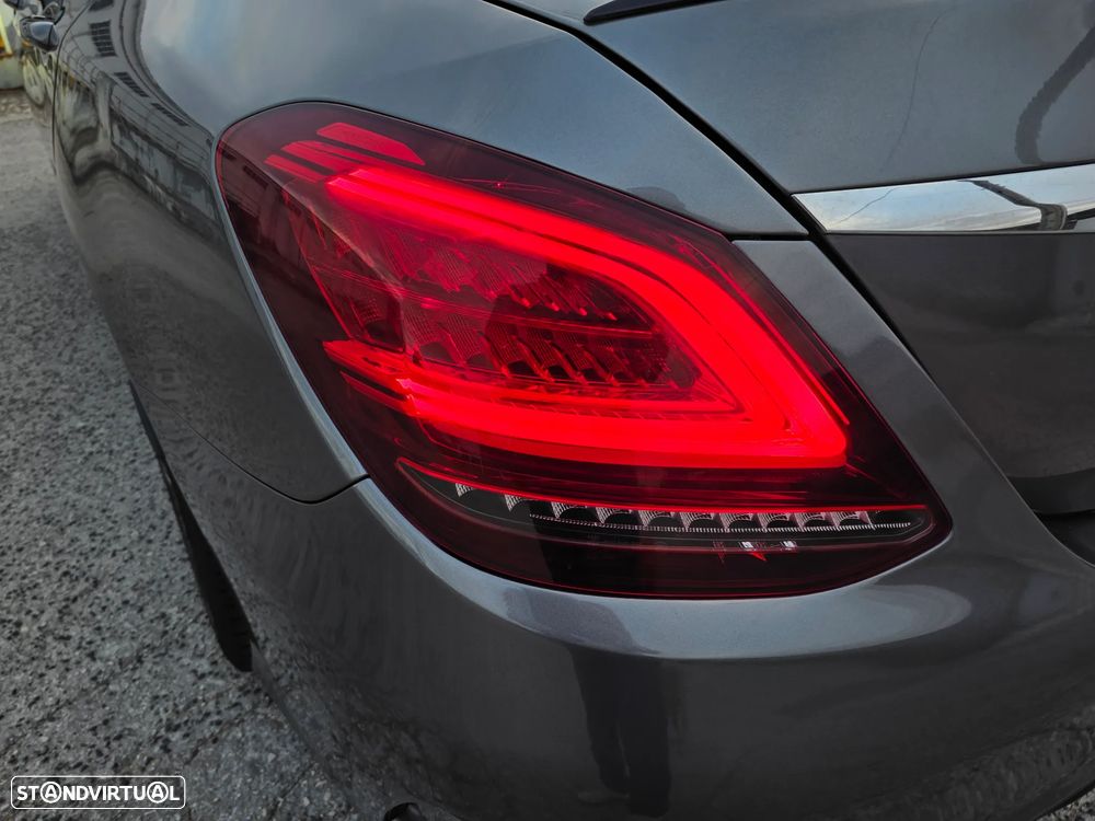 Mercedes-Benz C 300 de AMG Line - 14