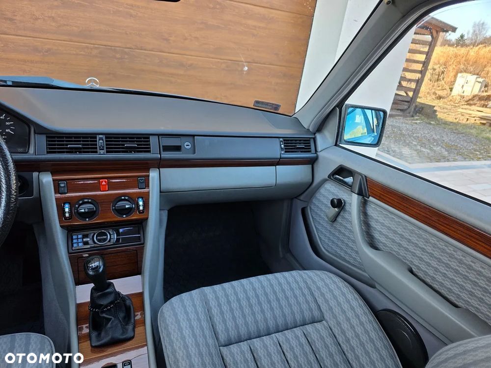 Mercedes-Benz W124 (1984-1993) - 18