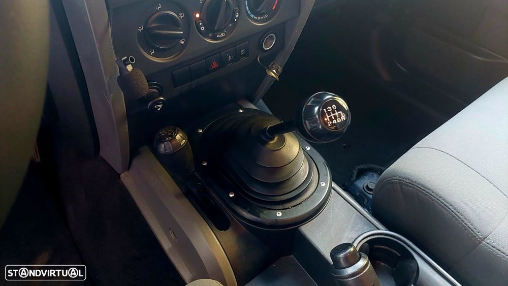 Jeep Wrangler 2.8 CRD DPF Sport - 13