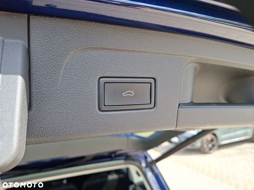 Volkswagen Touran - 34
