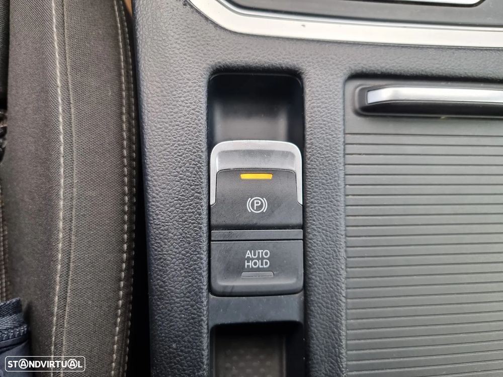 VW Passat Variant 2.0 TDi Confortline - 19