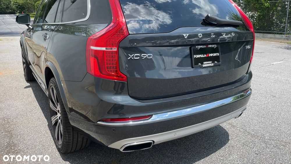 Volvo XC 90 - 8