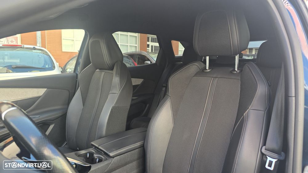 Peugeot 3008 225 e-EAT8 GT - 18