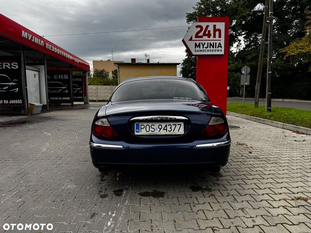 Jaguar S-Type - 9