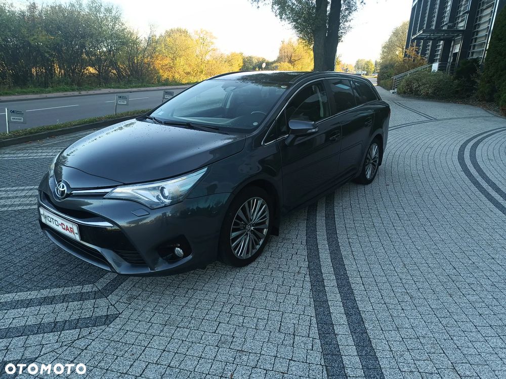 Toyota Avensis 2015 photo 2