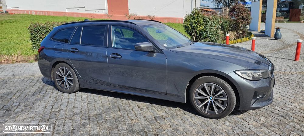 BMW 320 d Touring xDrive Advantage Auto - 2