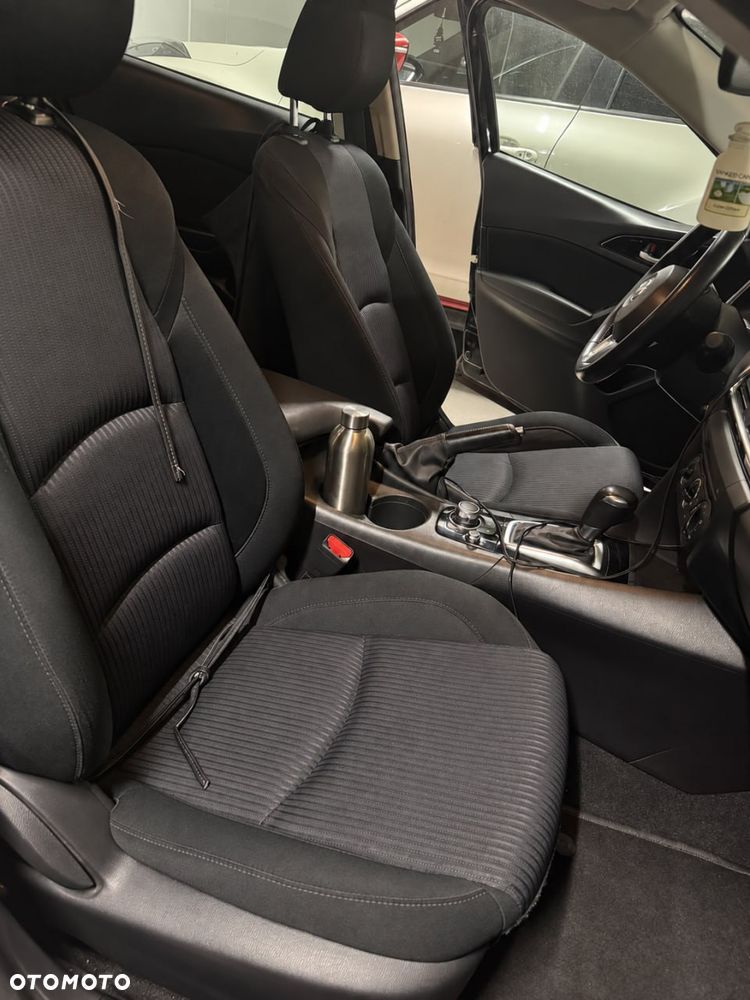 Mazda 3 - 8