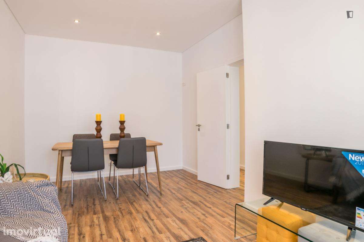 Apartamento com 2 quartos - localizado em Faro - Grande imagem: 4/11