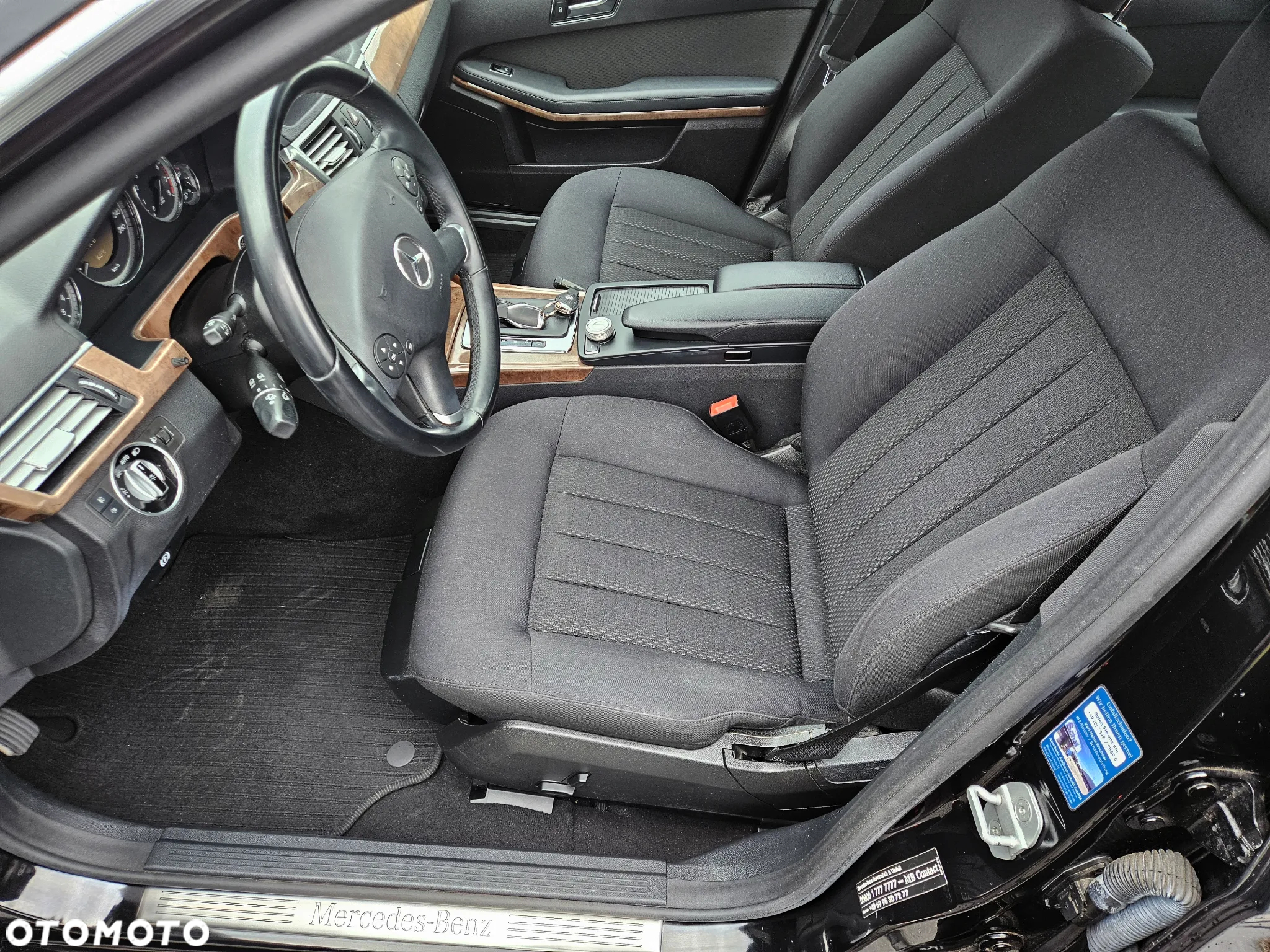 Mercedes-Benz Klasa E 200 CGI BlueEFFICIENCY 7G-TRONIC Avantgarde - 8
