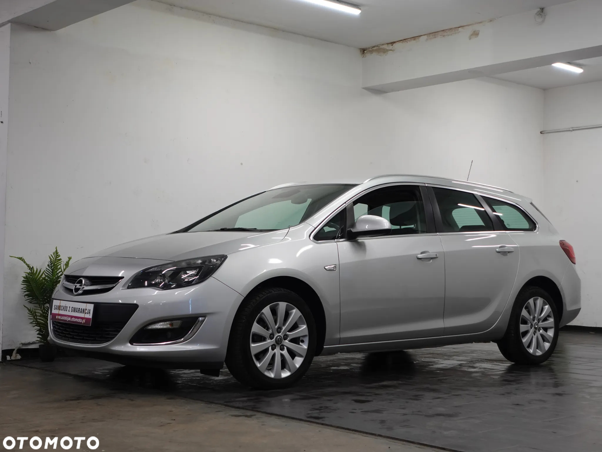Opel Astra IV 1.6 CDTI Cosmo - 4