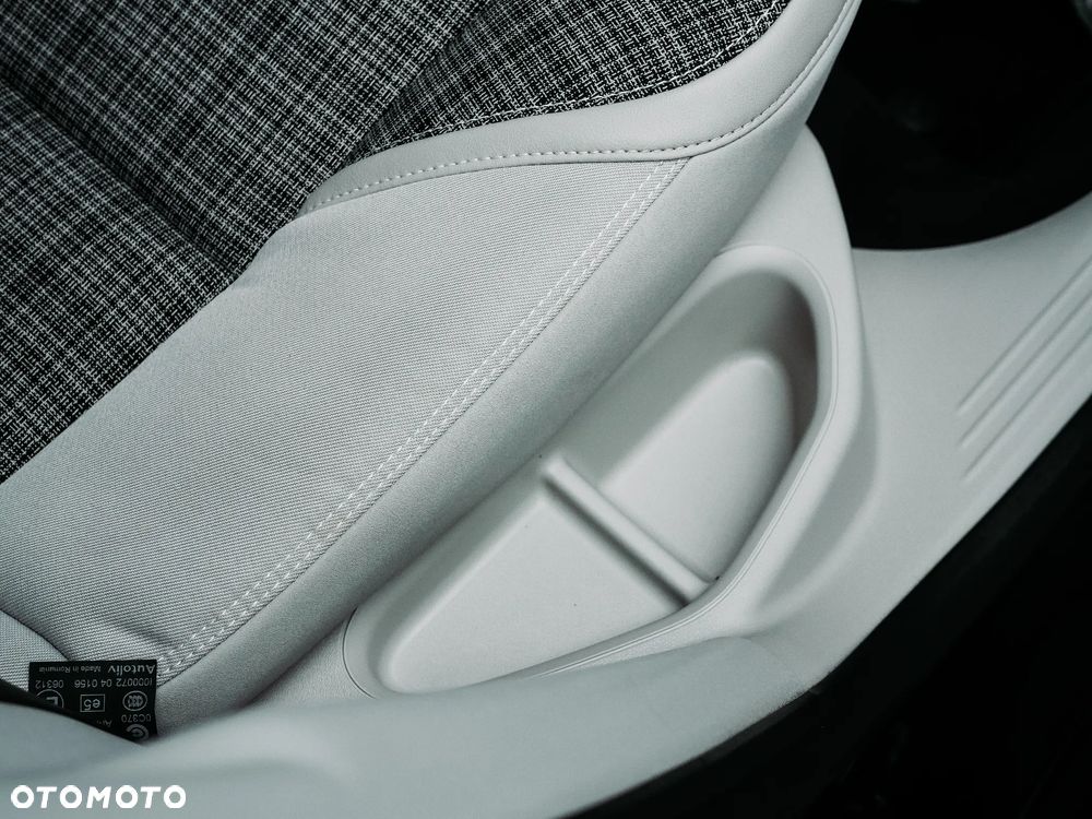 Volvo V40 D2 Drive-E Momentum - 23