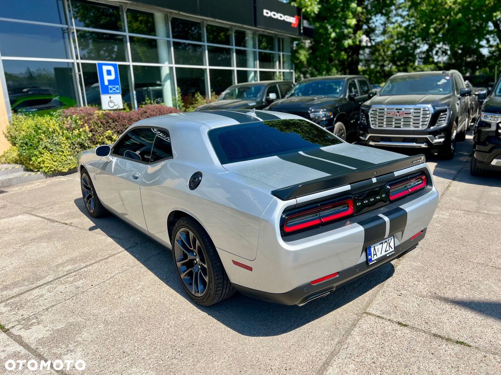 Dodge Challenger 6.4 Scat Pack - 17