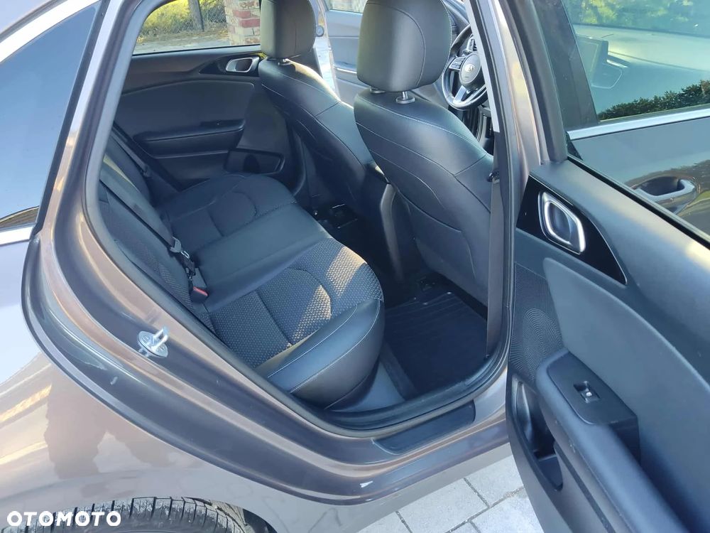 Kia Ceed - 23