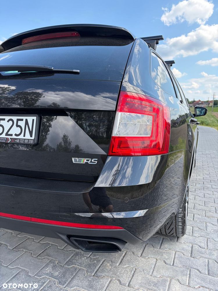 Skoda Octavia 2.0 TDI DSG RS - 32