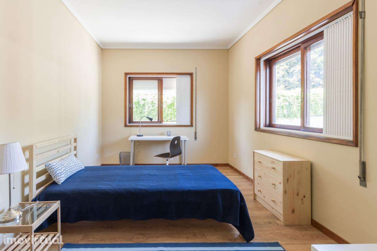 Quarto - localizado em São Mamede de Infesta Porto - Grande imagem: 3/14