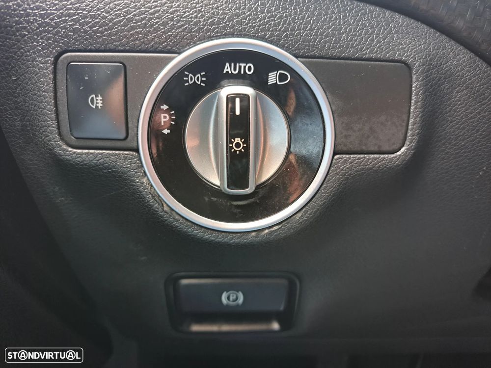 Mercedes-Benz A 180 CDI (BlueEFFICIENCY) Urban - 13