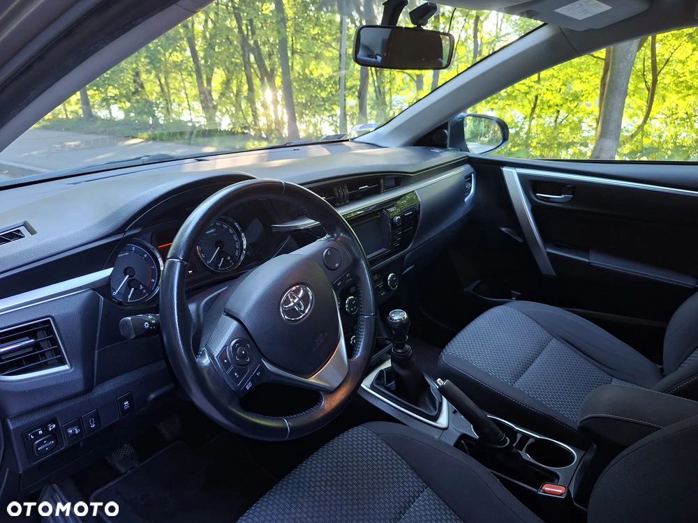 Toyota Corolla 1.6 Premium - 12