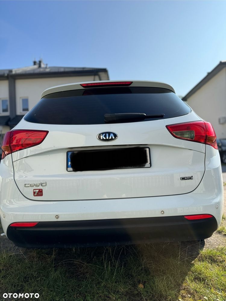 Kia Ceed - 11