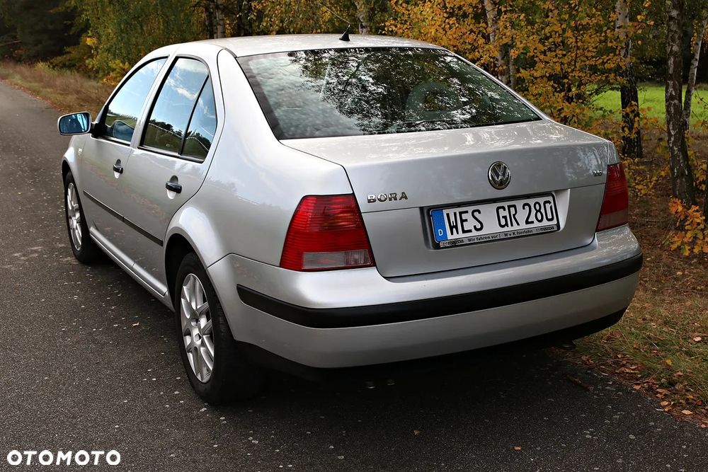 Volkswagen Bora Variant 1.6 - 23