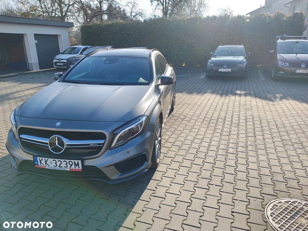 Mercedes-Benz GLA - 2