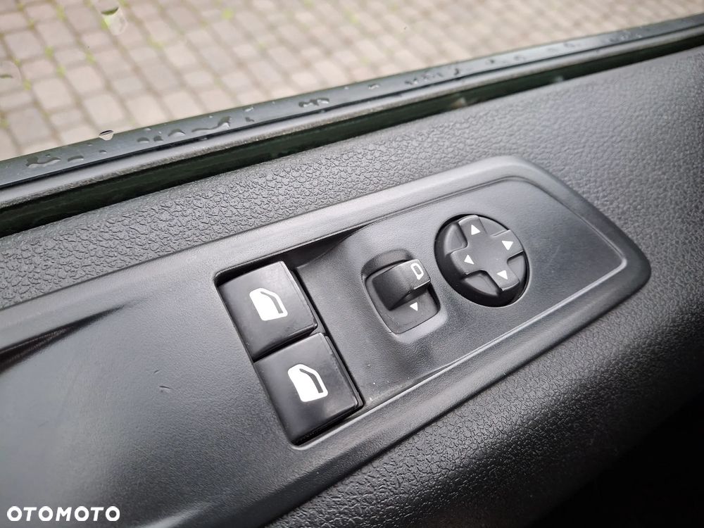 Peugeot Expert  1.5 HDi 120 KM Salon PL - 31