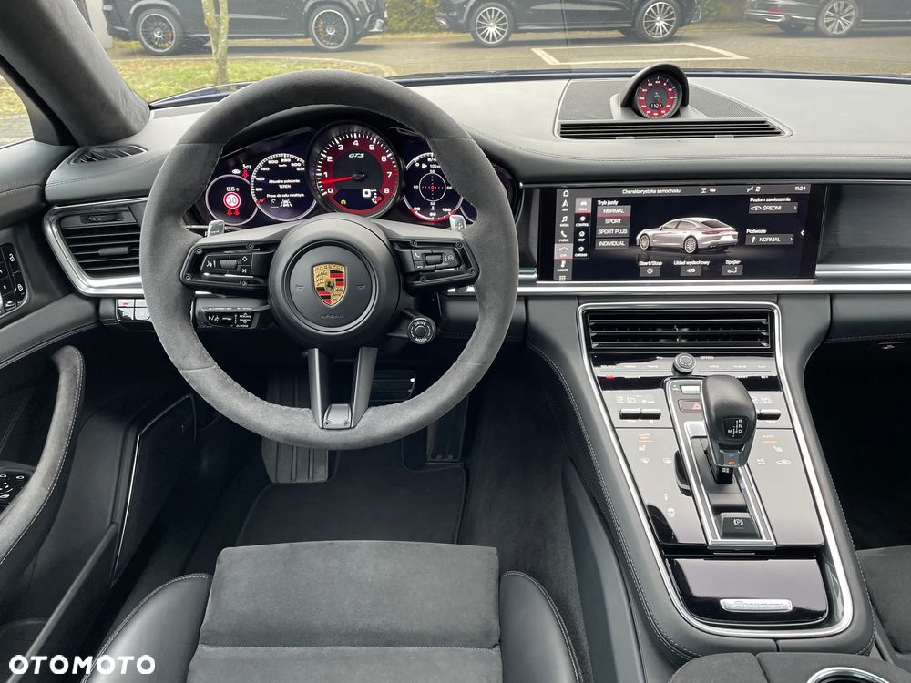 Porsche Panamera - 25
