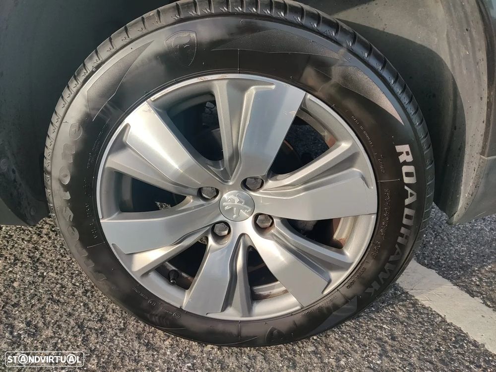 Peugeot 2008 - 4