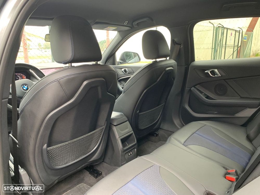 BMW 116 d Pack Desportivo M Auto - 32