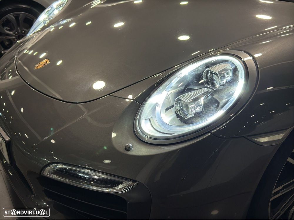 Porsche 911 (991) Turbo S PDK - 22