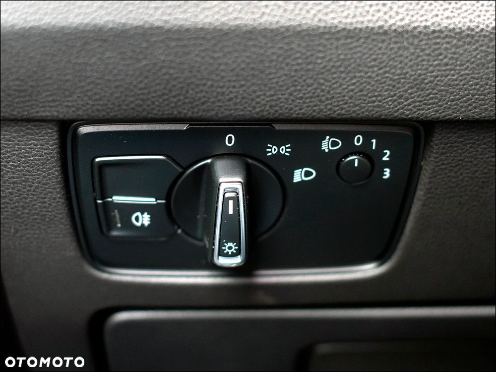 Volkswagen Passat - 33