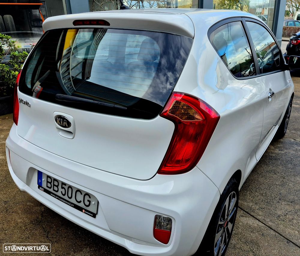 Kia Picanto 1.0 Fifa World Cup Edition - 13