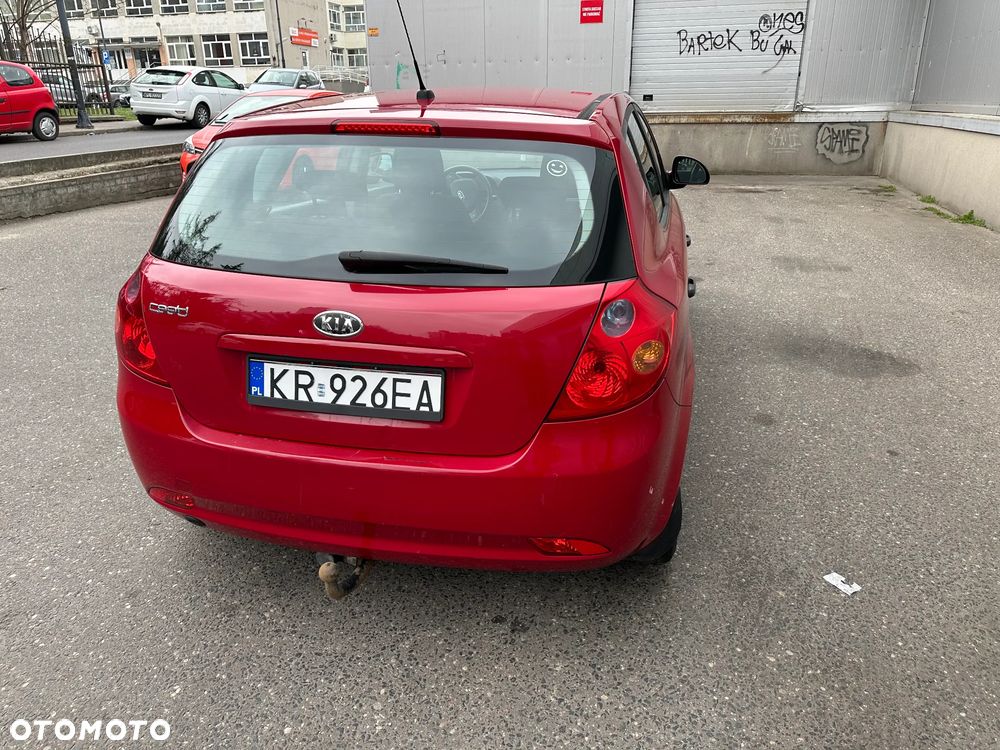 Kia Ceed - 4