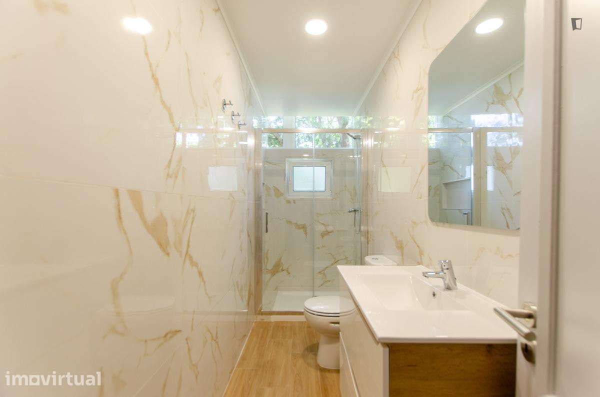 Quarto - localizado em Carcavelos Lisbon - Grande imagem: 3/13