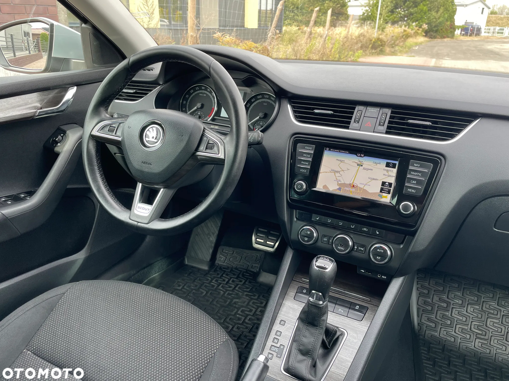 Skoda Octavia Scout 2.0 TDI 4x4 DSG - 32