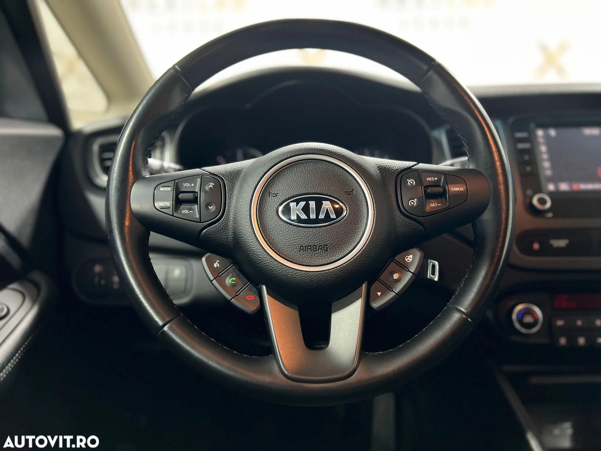 Kia Carens 1.7 DSL Family - 21