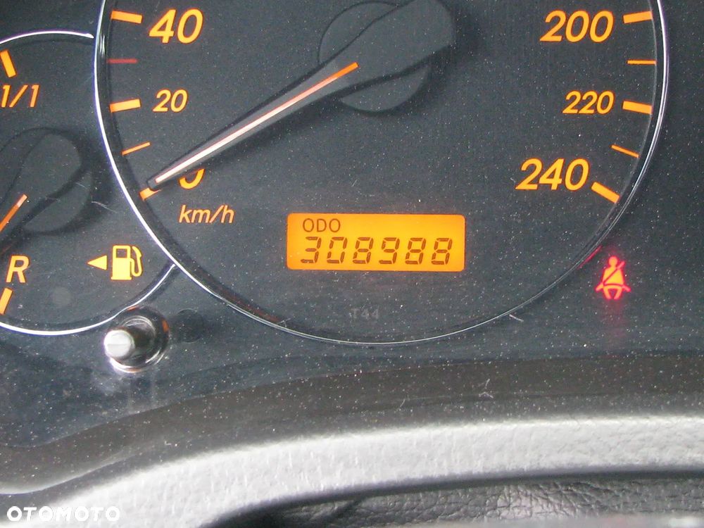 Toyota Avensis 2.0 VVT-i Executive - 18