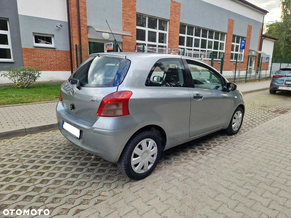 Toyota Yaris 2007 photo 3