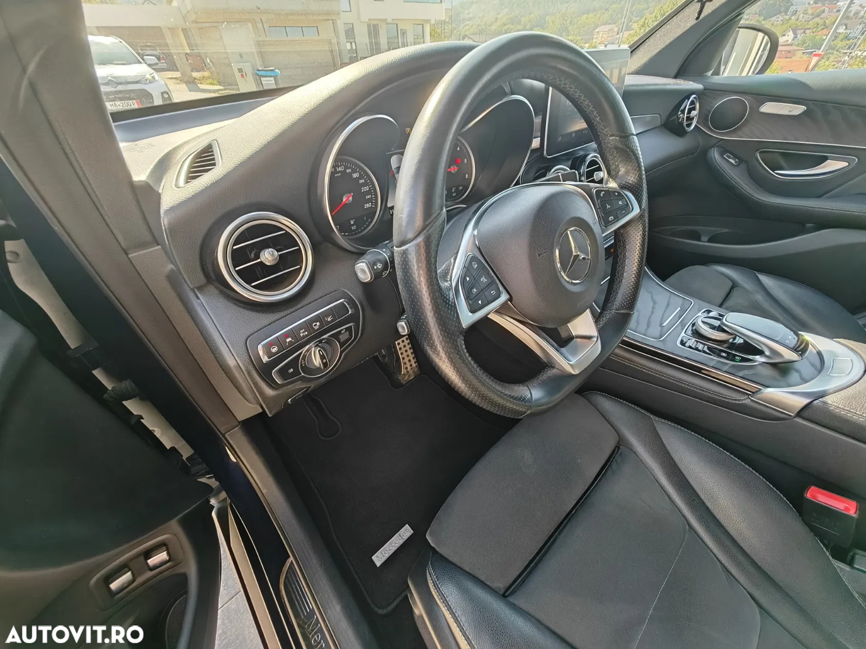 Mercedes-Benz GLC 250 d 4Matic 9G-TRONIC AMG Line - 10