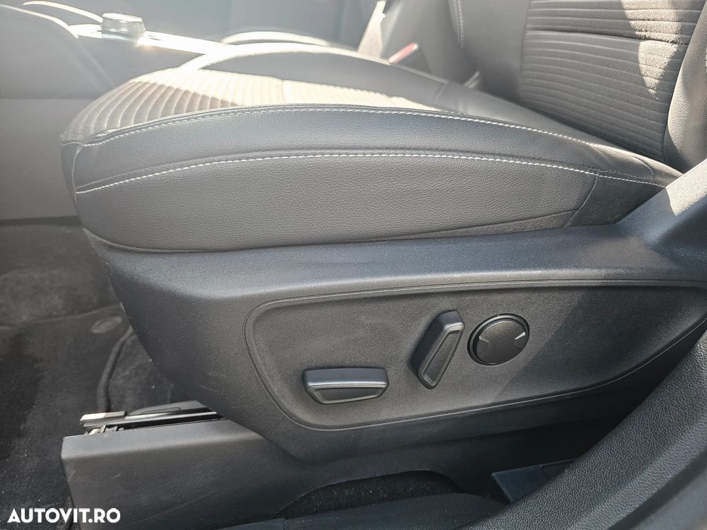 Ford Kuga 2.5 Duratec FHEV AWD Titanium - 22