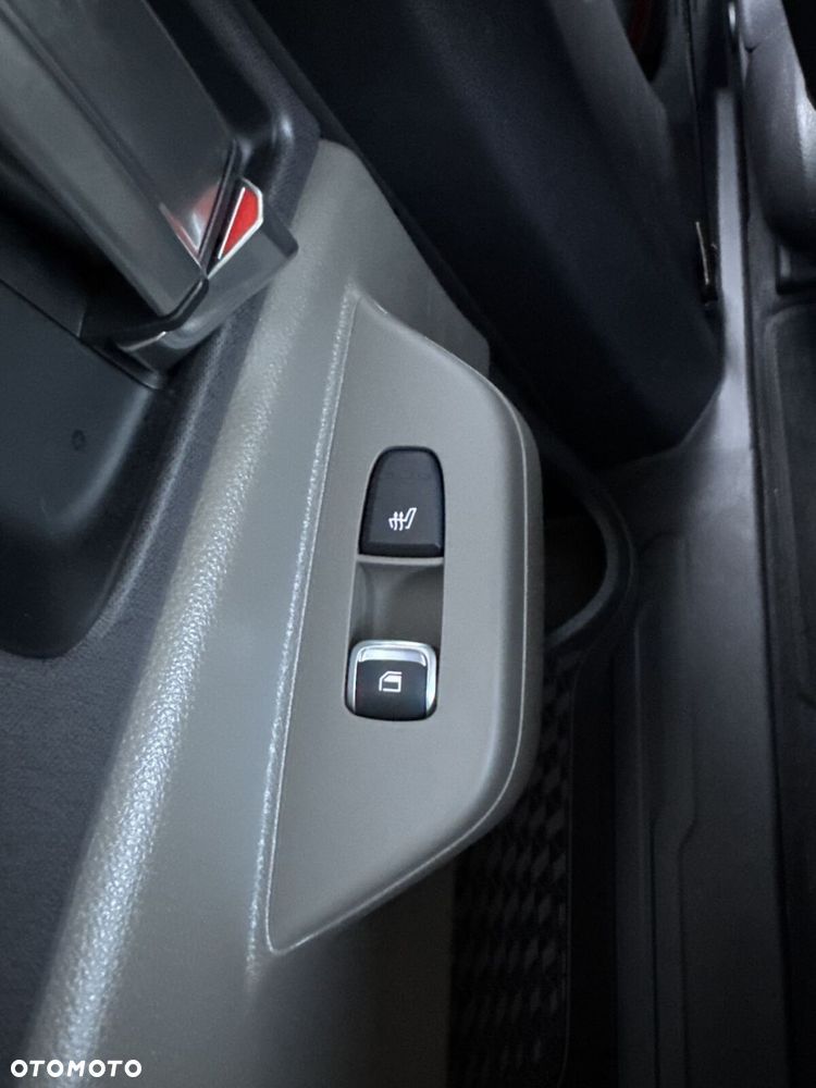 Kia Carnival - 30