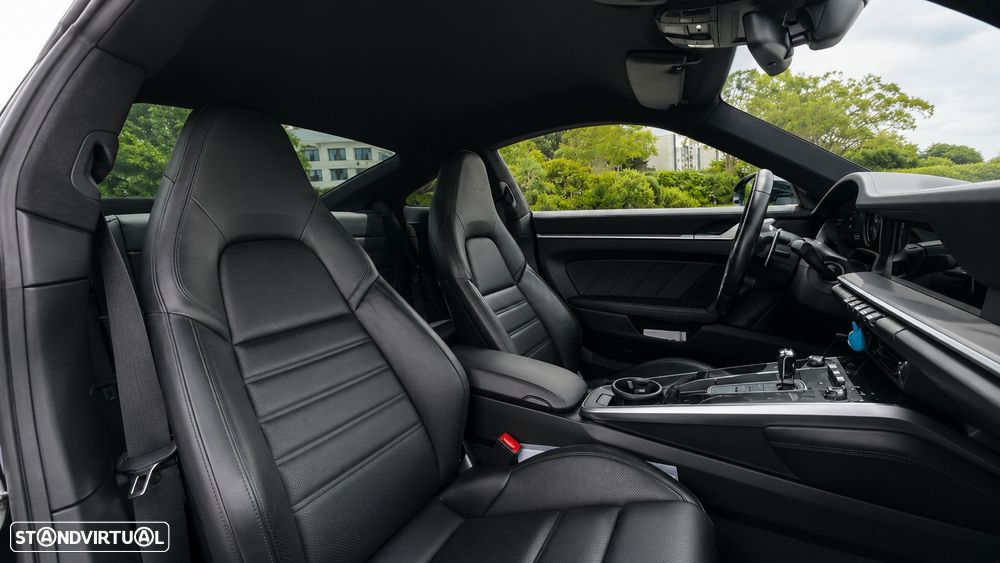 Porsche 911 Série F - 10