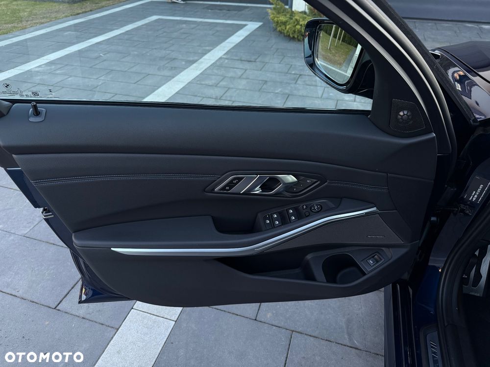 BMW Seria 3 M340i xDrive - 19