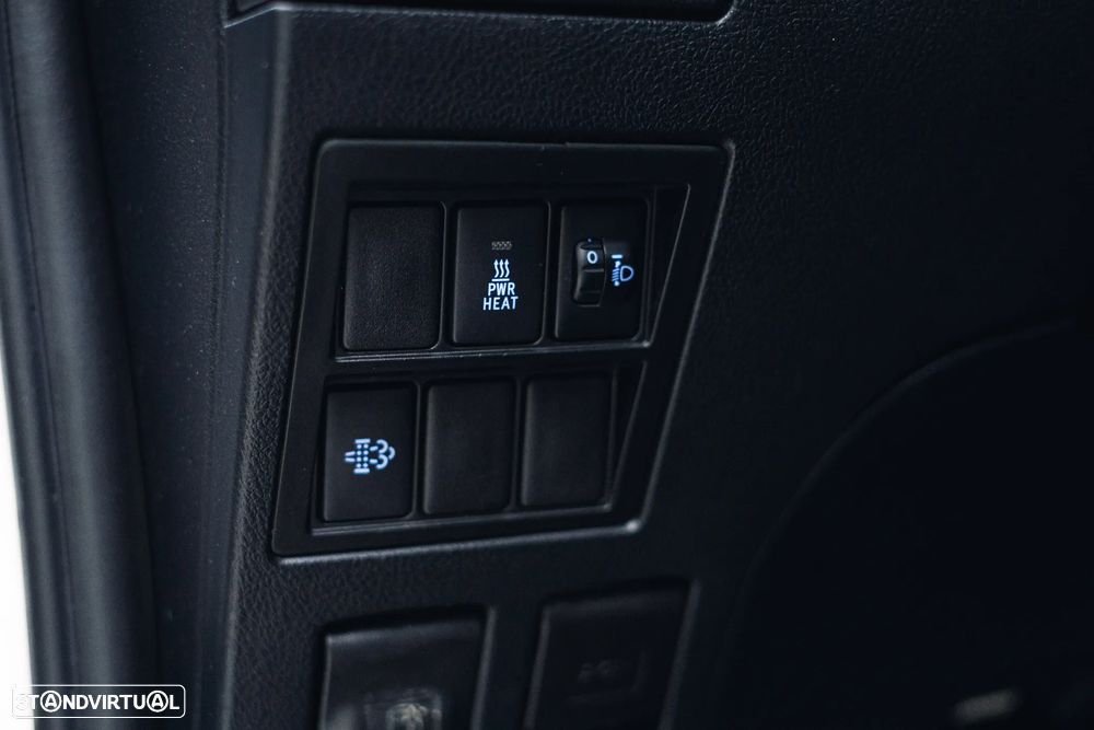 Toyota Hilux 2.4 D-4D 4WD CD CH - 22