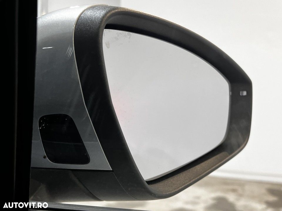 Volkswagen Tiguan - 12