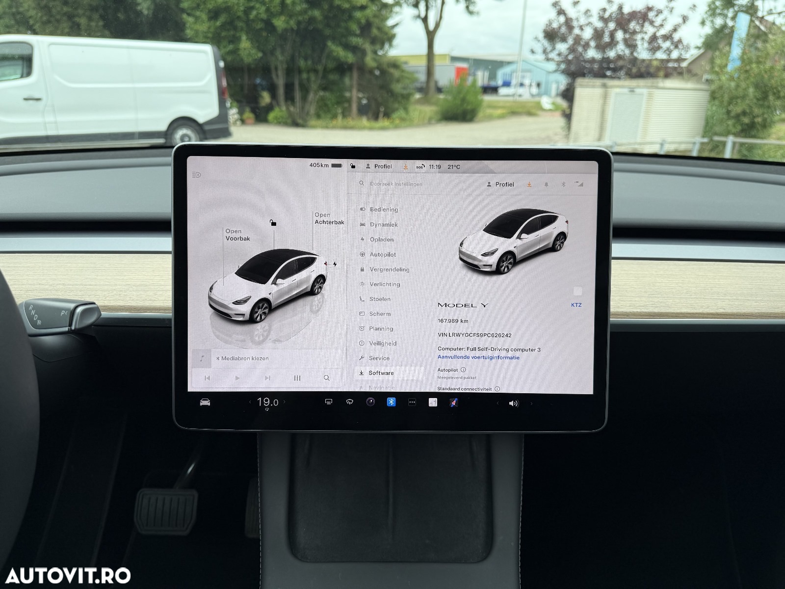 Tesla Model Y - 14