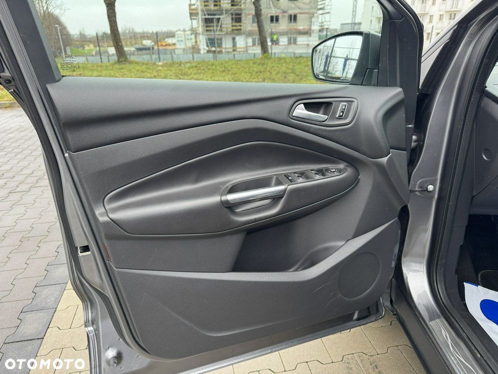 Ford Kuga 1.6 EcoBoost 2x4 Titanium - 15