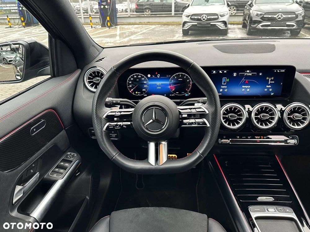 Mercedes-Benz GLA - 9