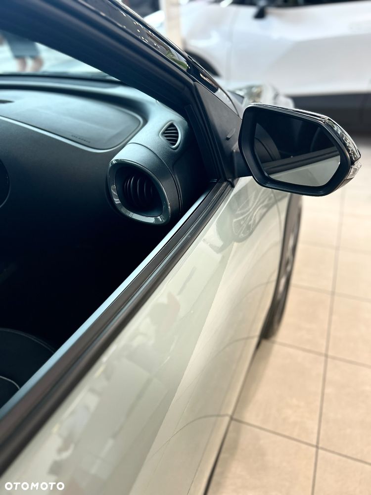 Toyota Aygo X Hybrid 1.5 Style e-CVT - 6